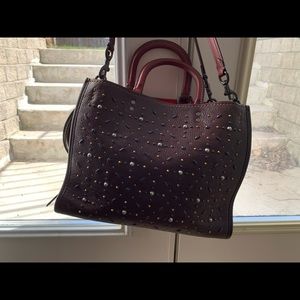 SOLD COACH 1941 ROGUE GEN 2 PRAIRIE RIVETS